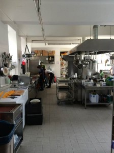 300914_OrganizedKitchen