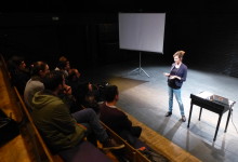 στο Rabbithole Art Performance Space